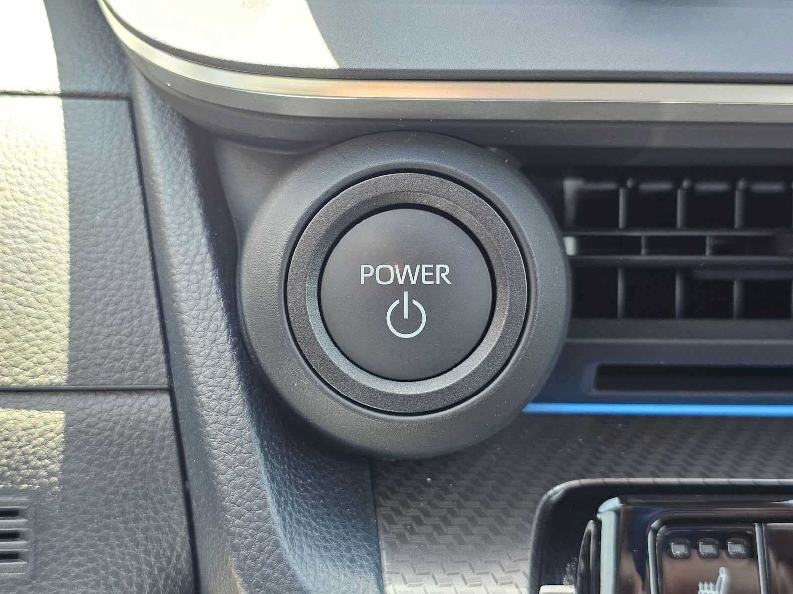 Certified 2026 Toyota Prius XLE FWD image 30