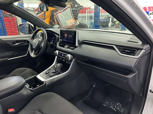 Certified 2024 Toyota RAV4 SE w/ Convenience Package image 27