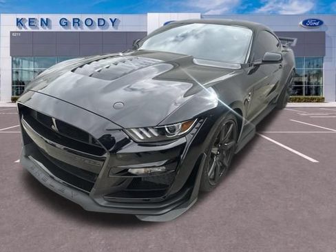 Used 2022 Ford Mustang Shelby GT500 w/ Carbon Fiber Track Pack RWD image 4