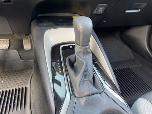 Used 2025 Toyota Corolla LE image 19