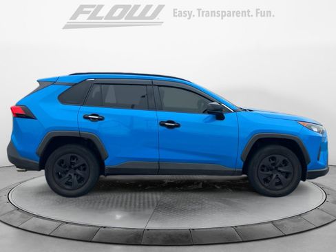Used 2019 Toyota RAV4 LE FWD image 10
