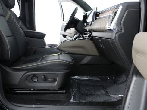 Used 2024 GMC Canyon Denali image 23