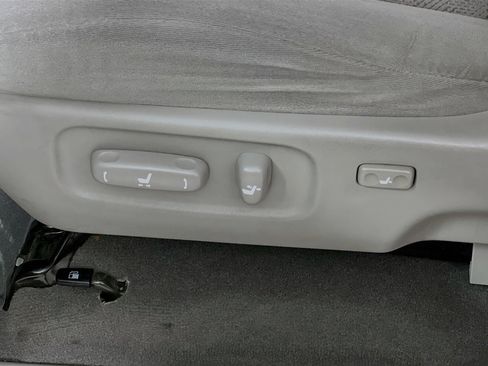 Used 2005 Toyota Sequoia SR5 image 16