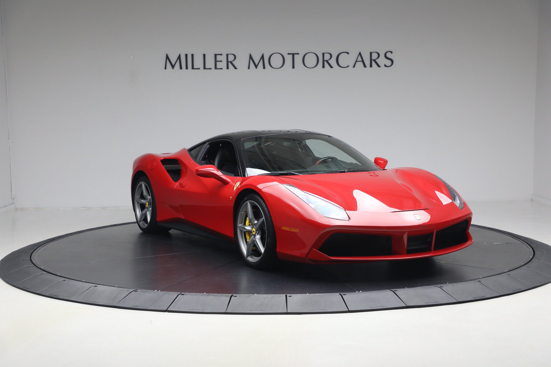 Certified 2018 Ferrari 488 GTB RWD image 11