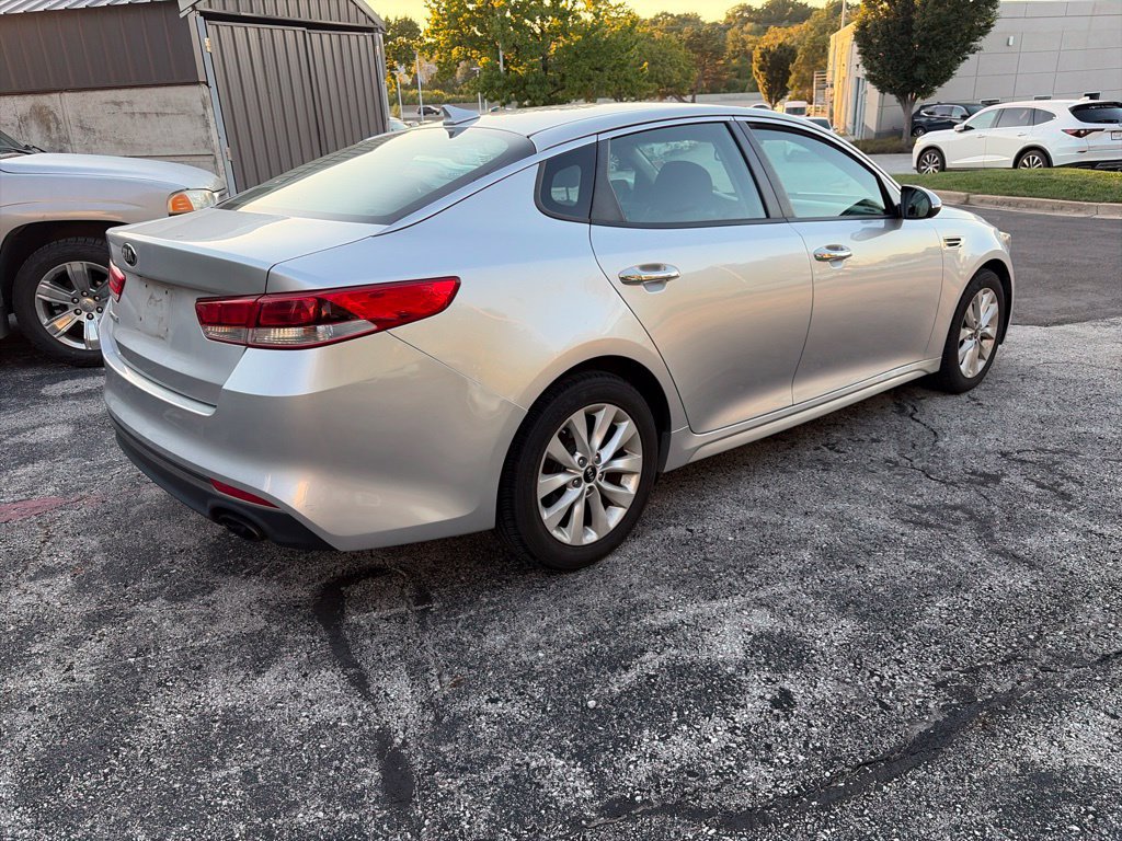 Used 2017 Kia Optima LX FWD image 5