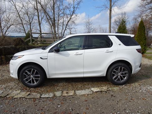 New 2025 Land Rover Discovery Sport S image 7