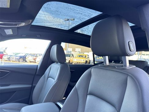 Used 2019 Audi Q8 Premium Plus w/ Premium Plus image 19