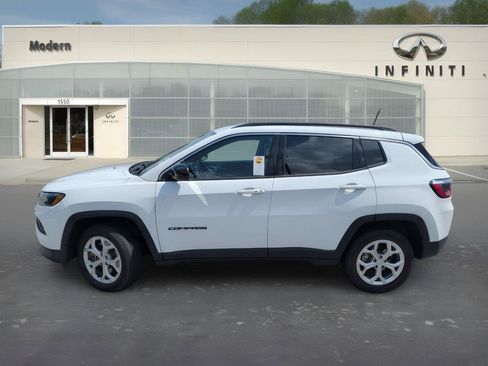 Used 2024 Jeep Compass Latitude AWD/4WD image 6