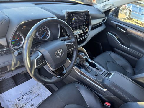 Used 2022 Toyota Highlander Limited image 13