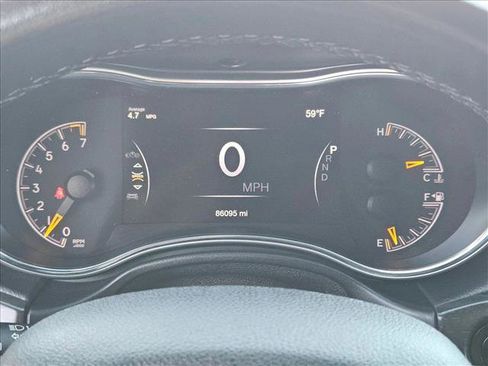 Used 2018 Jeep Grand Cherokee Limited image 11