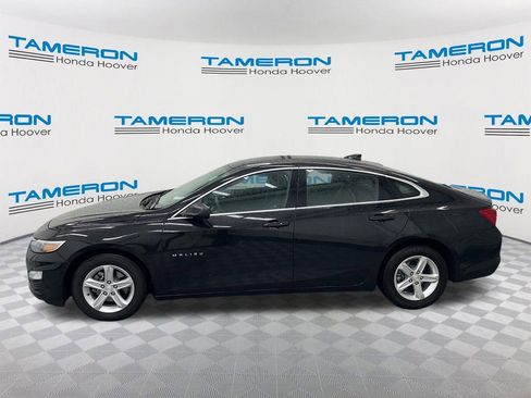 Used 2025 Chevrolet Malibu LT FWD image 2