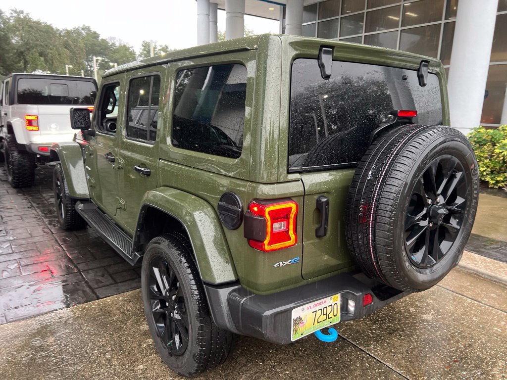 Used 2023 Jeep Wrangler Unlimited Sahara w/ Cold Weather Group AWD/4WD image 6