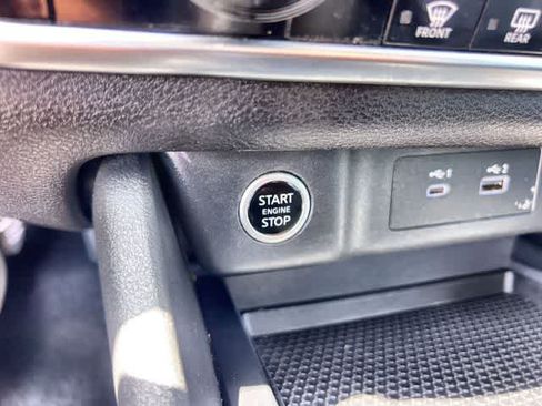 Used 2021 Nissan Rogue SV FWD image 28