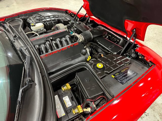 Used 2004 Chevrolet Corvette Coupe w/ Preferred Equipment Group RWD image 32