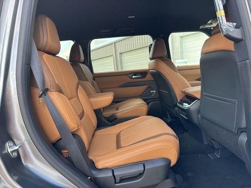 New 2026 Nissan Armada SL w/ Captain's Chari Seat Package image 15
