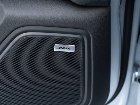 Used 2025 Porsche Macan image 24