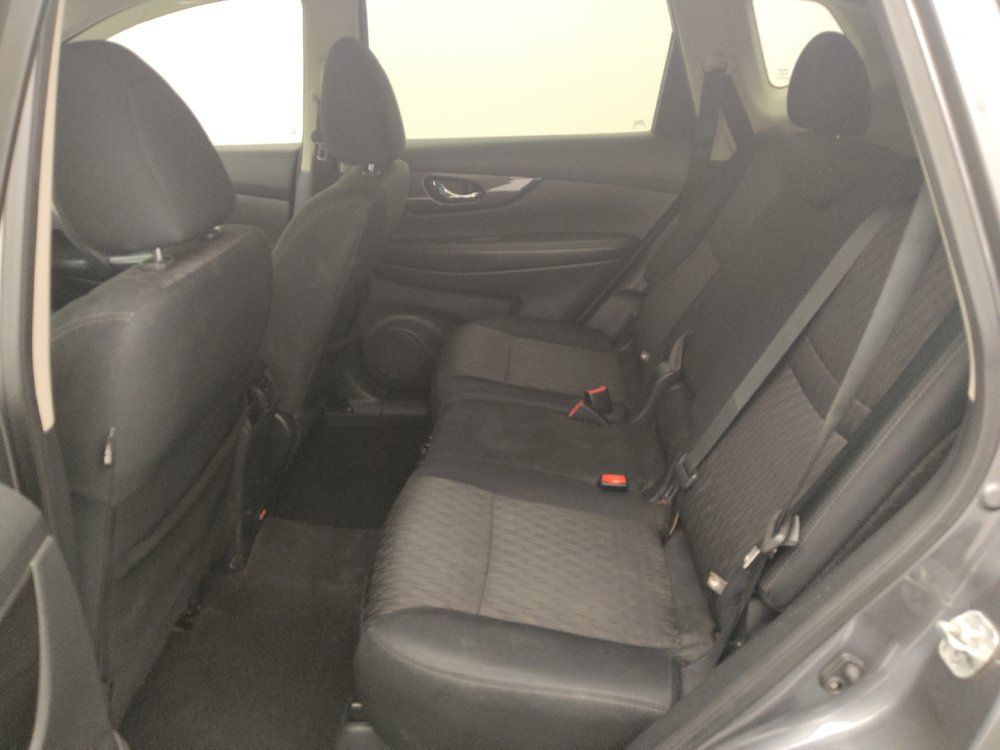 Used 2019 Nissan Rogue SV w/ Sun & Sound Touring Package FWD image 18