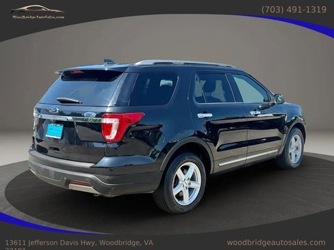Used 2019 Ford Explorer XLT FWD image 4