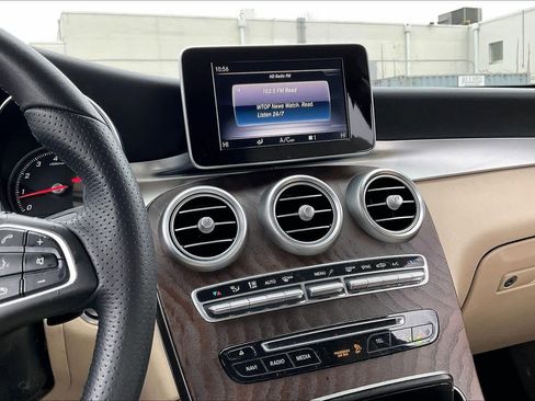 Used 2019 Mercedes-Benz GLC 300 image 7