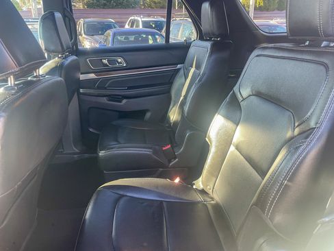 Used 2018 Ford Explorer Limited AWD/4WD image 16