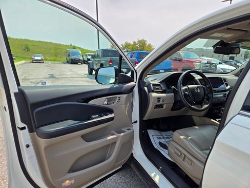 Used 2017 Honda Ridgeline RTL-E image 10