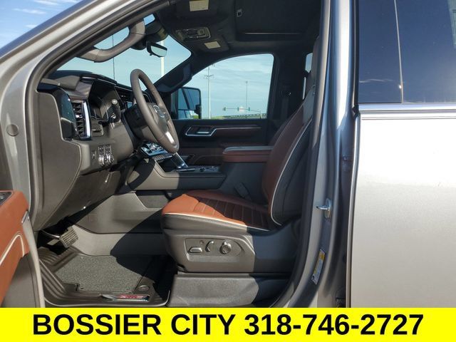 New 2025 GMC Sierra 2500 Denali Ultimate AWD/4WD image 11