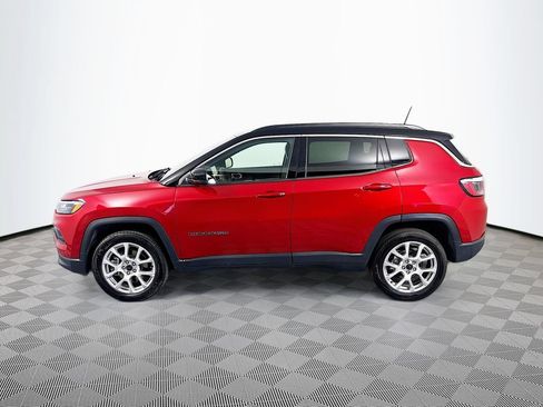 Used 2025 Jeep Compass Limited AWD/4WD image 4
