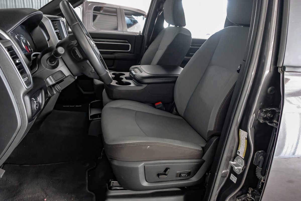 Used 2024 RAM 2500 Big Horn AWD/4WD image 30