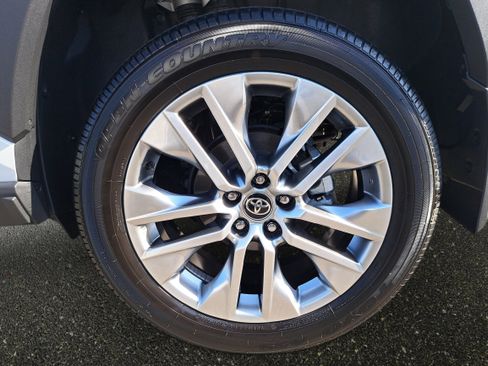 Used 2024 Toyota RAV4 Limited w/ Advanced Technology Package image 33