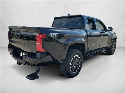 Used 2025 Toyota Tacoma TRD Sport RWD image 5