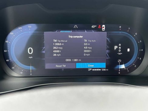 Used 2025 Volvo XC40 B5 Core w/ Protection Package Premier image 25