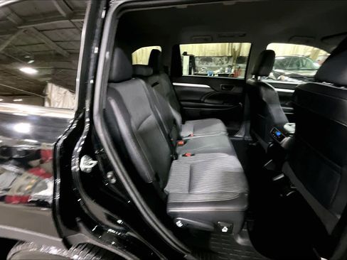Used 2016 Toyota Highlander Plus AWD/4WD image 20