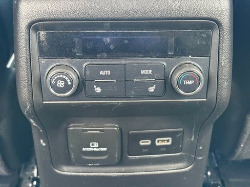 Used 2020 GMC Acadia Denali w/ Technology Package FWD image 19