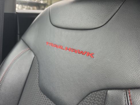 Used 2022 Jeep Compass Trailhawk AWD/4WD image 34