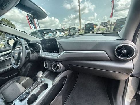 Used 2025 Chevrolet Blazer LT FWD image 28