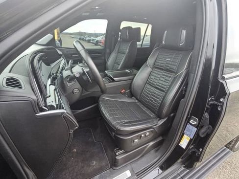 Used 2023 Cadillac Escalade V image 4