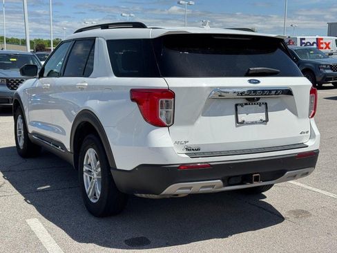 Used 2022 Ford Explorer XLT w/ Equipment Group 202A AWD/4WD image 6