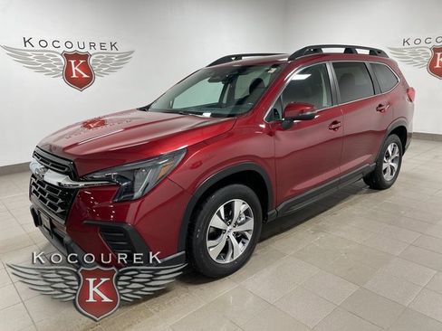 Used 2023 Subaru Ascent Premium w/ Convenience Package image 3