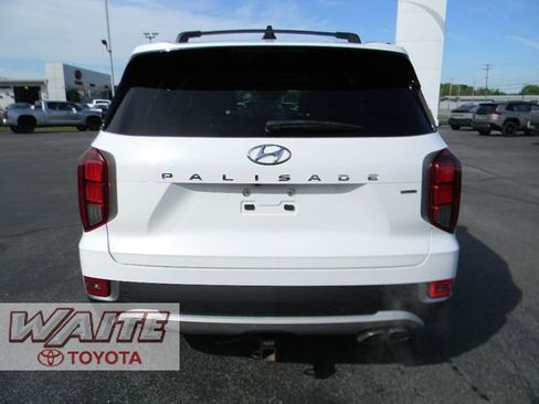 Used 2022 Hyundai Palisade SEL w/ Premium Package AWD/4WD image 3