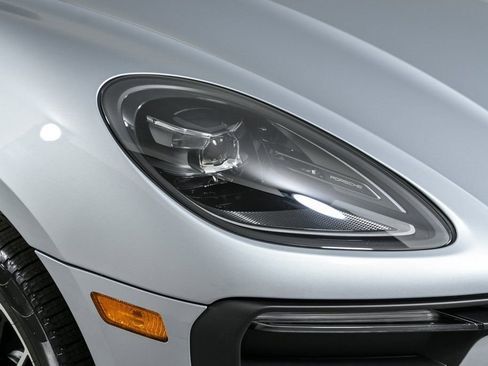 New 2026 Porsche Macan image 37