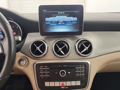 Used 2018 Mercedes-Benz GLA 250 4MATIC image 13