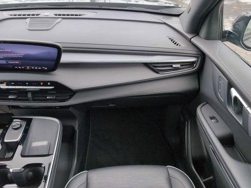 Used 2025 Buick Enclave Sport Touring image 14