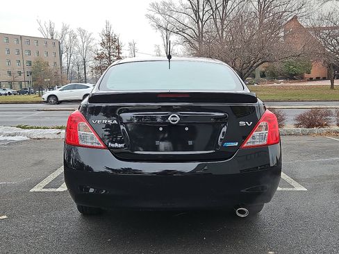 Used 2014 Nissan Versa SV image 5