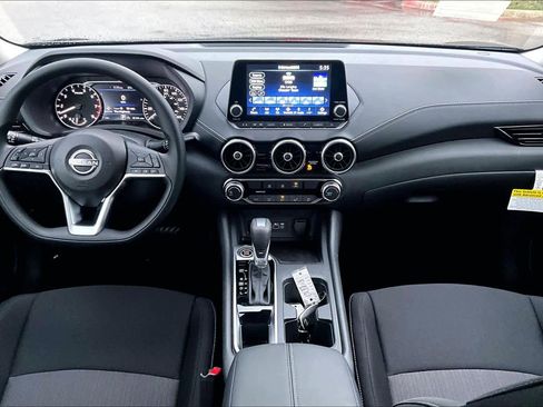 New 2025 Nissan Sentra SV image 5