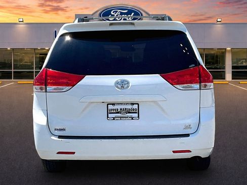 Used 2012 Toyota Sienna LE w/ Towing Pkg AWD/4WD image 4