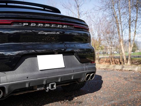 Used 2024 Porsche Cayenne S image 69