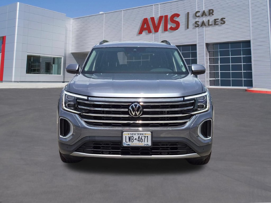 Used 2025 Volkswagen Atlas SE AWD/4WD image 2