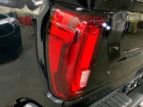Used 2023 GMC Sierra 3500 Denali w/ Denali Ultimate Package image 28