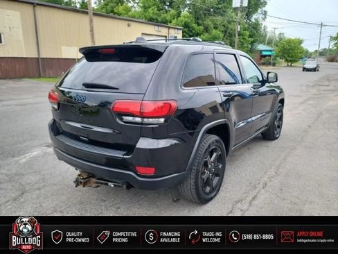 Used 2018 Jeep Grand Cherokee Laredo AWD/4WD image 6