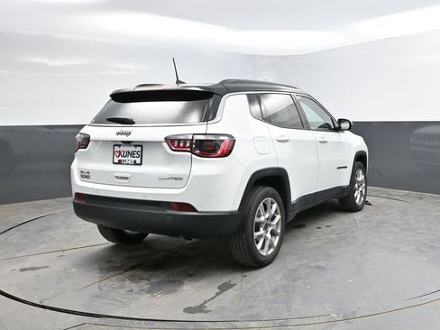 Used 2025 Jeep Compass Limited AWD/4WD image 7
